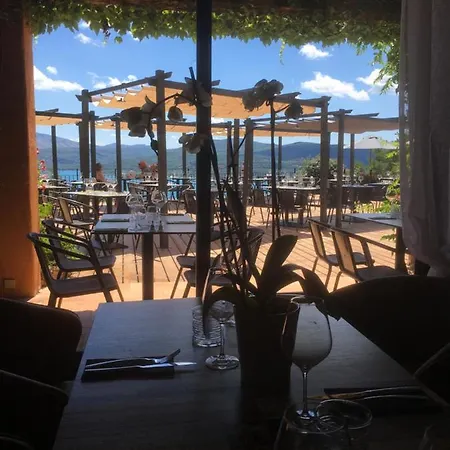 Le 10 18 Restaurant Hotel
