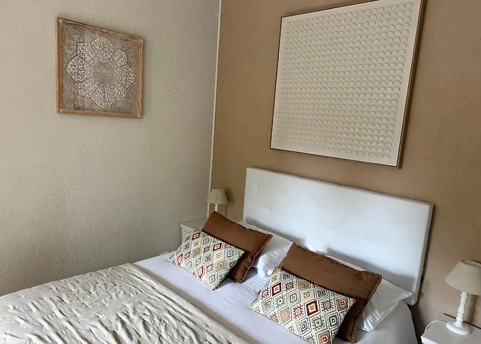 Le 10 18 Restaurant * 생트크루아드베르동